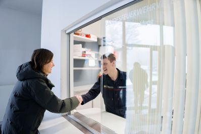 Am 16. J&auml;nner 2026 besuchte Bundesministerin Claudia Bauer (l.) im Rahmen ihres Bundesl&auml;ndertages die Landesfeuerwehrschule Eisenstadt.