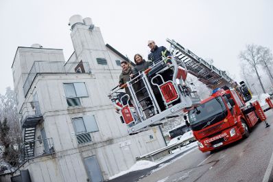 Am 16. J&auml;nner 2026 besuchte Bundesministerin Claudia Bauer (m.) im Rahmen ihres Bundesl&auml;ndertages die Landesfeuerwehrschule Eisenstadt.