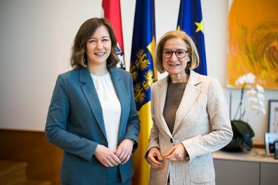 Am 27. J&auml;nner 2026 besuchte Bundesministerin Claudia Bauer (l.) Landeshauptfrau Johanna Mikl-Leitner (r.).