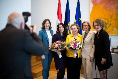 Am 27. J&auml;nner 2026 besuchte Bundesministerin Claudia Bauer (l.) Landeshauptfrau Johanna Mikl-Leitner (2.v.r.).
