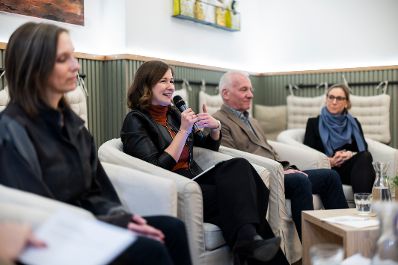 Am 28. J&auml;nner 2026 nahm Bundesministerin Claudia Bauer (2.v.l.) an den Familienpolitischen Gespr&auml;chen teil.