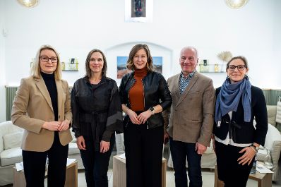 Am 28. J&auml;nner 2026 nahm Bundesministerin Claudia Bauer (m.) an den Familienpolitischen Gespr&auml;chen teil.