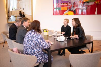 Am 28. J&auml;nner 2026 empfing Bundesministerin Claudia Bauer (r.) Vertreterinnen und Vertreter des Vereins Family Business zu einem Arbeitsgespr&auml;ch.
