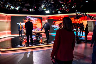 Am 01. Februar 2026 nahm Bundesministerin Claudia Bauer (r.) am Diskussionsformat &bdquo;DAS GESPR&Auml;CH mit Susanne Schnabl&ldquo; im ORF teil.