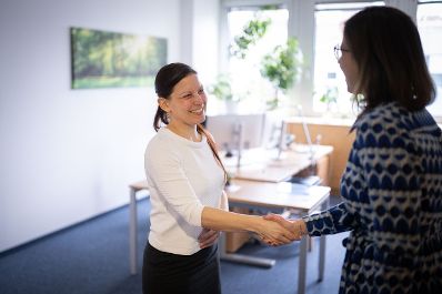 Am 11. Februar 2026 besuchte Bundesministerin Claudia Bauer (r.) die Zivildienstserviceagentur.