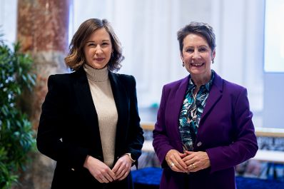 Am 17. Februar 2026 nahm Bundesministerin Claudia Bauer (l.) am Austausch mit Vertreterinnen und Vertretern der Industriellenvereinigung teil.