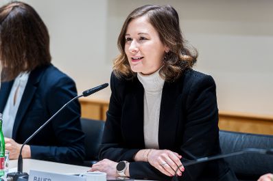 Am 17. Februar 2026 nahm Bundesministerin Claudia Bauer (r.) am Austausch mit Vertreterinnen und Vertretern der Industriellenvereinigung teil.