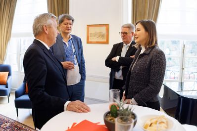 Am 24. Februar 2026 reiste Bundesministerin Claudia Bauer nach Br&uuml;ssel und nahm am Rat f&uuml;r &bdquo;Allgemeine Angelegenheiten&ldquo; der Europ&auml;ischen Union teil. Im Bild mit &ouml;sterreichischen MEP`s.