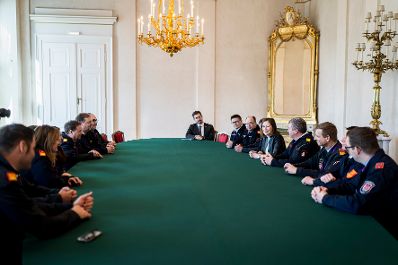 Am 27. Februar 2026 empfing Bundesministerin Claudia Bauer (5.v.r.) Landesfeuerwehrreferenten zu einem Arbeitsgespr&auml;ch im Bundeskanzleramt.