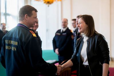 Am 27. Februar 2026 empfing Bundesministerin Claudia Bauer (r.) Landesfeuerwehrreferenten zu einem Arbeitsgespr&auml;ch im Bundeskanzleramt.