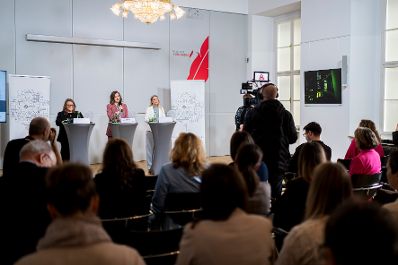 Am 4. M&auml;rz 2026 nahm Bundesministerin Claudia Bauer an der Pr&auml;sentation des Pflegeleitfadens teil.