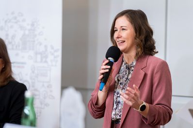 Am 4. M&auml;rz 2026 nahm Bundesministerin Claudia Bauer (im Bild) an der Pr&auml;sentation des Pflegeleitfadens teil.