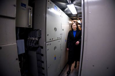 Am 9. M&auml;rz 2026 nahm Bundesministerin Claudia Bauer (im Bild) an der Taufe einer neuen EU-Lokomotive am Wiener Hauptbahnhof teil. Im Bild mit Patrick Lobis Leiter der EU-Kommissionsvertretung in &Ouml;sterreich und Sabine Stock Vorst&auml;ndin der &Ouml;BB-Personenverkehr AG.