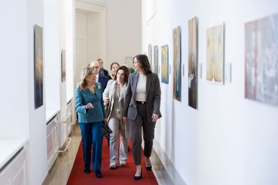 Am 10. M&auml;rz 2026 empfing Bundesministerin Claudia Bauer (r.) Maria Elisabetta Alberti Casellati (l.), Ministerin f&uuml;r institutionelle Reformen und Vereinfachung der Rechtsvorschriften der Italienischen Republik, zu einem Arbeitsgespr&auml;ch im Bundeskanzleramt.