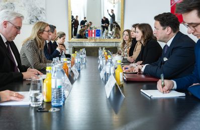 Am 18. M&auml;rz 2026 empfing Bundesministerin Claudia Bauer (3.v.r.), die stellvertretende Regierungschefin des F&uuml;rstentums Liechtenstein Sabine Monauni (2.v.l.) zu einem Arbeitsgespr&auml;ch im Bundeskanzleramt.