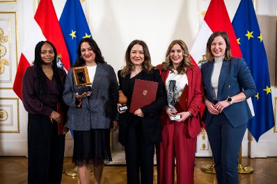 Am 23. M&auml;rz 2026 &uuml;berreichte Bundesministerin Claudia Bauer (r.) den &Ouml;sterreichischen Jugendpreis 2026.