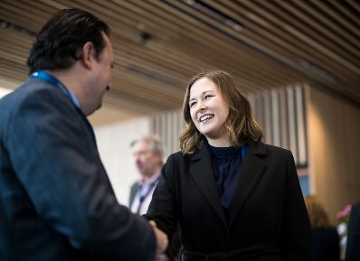 Am 26. M&auml;rz 2026 nahm Bundesministerin Claudia Bauer (r.) am &bdquo;Europa Forum Lech 2026&ldquo;, in Lech am Arlberg teil.