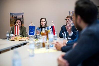 Am 14. April 2026 besuchte Bundesministerin Claudia Bauer (2.v.l.) anl&auml;sslich ihres Bundesl&auml;ndertages das Pilgermuseum in Globasnitz.
