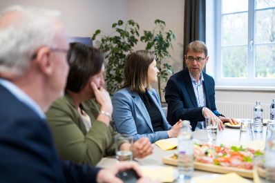 Am 14. April 2026 besuchte Bundesministerin Claudia Bauer (m.r.) anl&auml;sslich ihres Bundesl&auml;ndertages das Pilgermuseum in Globasnitz.