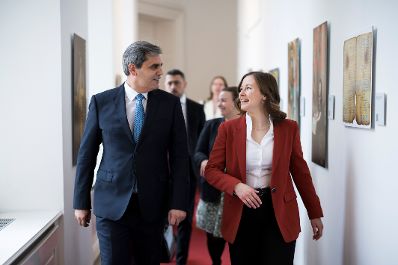 Am 15. April 2026 empfing Bundesministerin Claudia Bauer (r.) den stellvertretender Ministerpr&auml;sident und Au&szlig;enminister von Montenegro, Ervin Ibrahimović (l.) zu einem Arbeitsgespr&auml;ch im Bundeskanzleramt.