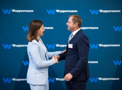 Am 24. April 2026 nahm Bundesministerin Claudia Bauer (l.) an der Er&ouml;ffnungsfeier der Wuppermann Metalltechnik GmbH teil.