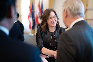 Am 27. April 2026 lud Bundesministerin Claudia Bauer (m.) anl&auml;sslich des &bdquo;Empfang zur Osterzeit&ldquo; zahlreiche Vertreter der Kirchen und Religionsgesellschaften in &Ouml;sterreich, ins Bundeskanzleramt ein.