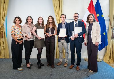 Am 6. Mai 2026 &uuml;berreichte Bundesministerin Claudia Bauer (r.) den Europa-Staatspreis 2026 in verschiedenen Kategorien.