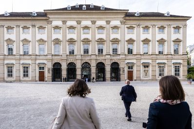 Am 6. Mai 2026 nahm Bundesministerin Claudia Bauer (l.) an den Feierlichkeiten anl&auml;sslich des Israelischen Unabh&auml;ngigkeitstages im Palais Liechtenstein teil.