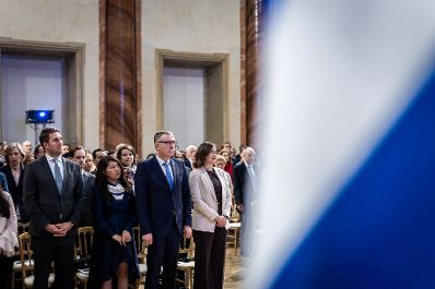 Am 6. Mai 2026 nahm Bundesministerin Claudia Bauer (r.) an den Feierlichkeiten anl&auml;sslich des Israelischen Unabh&auml;ngigkeitstages im Palais Liechtenstein teil. Im Bild mit Staatssekret&auml;r Alexander Pr&ouml;ll (l.).