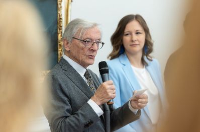 Am 7. Mai 2026 nahm Bundesministerin Claudia Bauer (m.r.) am Europa-Vernetzungsfr&uuml;hst&uuml;ck im Bundeskanzleramt teil. Im Bild mit Bundeskanzler a.D. Wolfgang Sch&uuml;ssel (m.l.).