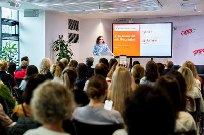 Am 01. Juni 2026 hielt Bundesministerin Claudia Bauer (im Bild) eine Rede bei einer Veranstaltung zu Arbeitsmarkt mit Potenzial &ndash; Ukrainische Fachfrauen zwischen Qualifikation und Integration.