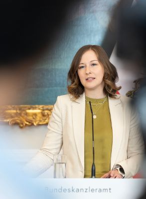 Am 19. Juni 2026 gab Bundesministerin Claudia Bauer (im Bild) eine Pressekonferenz zum Budget im Bereich Integration ins Bundeskanzleramt.