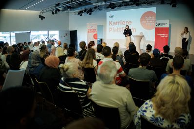 Am 22. Juni 2026 nahm Bundesministerin Claudia Bauer (im Bild) im Rahmen ihres Bundesl&auml;ndertages an der Karriereplattform des &Ouml;sterreichischer Integrationsfonds teil.
