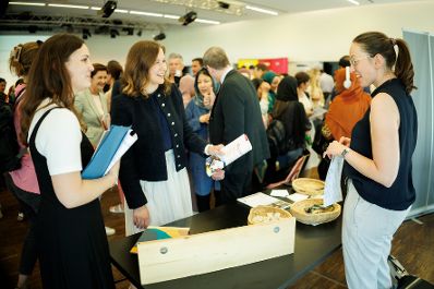 Am 22. Juni 2026 nahm Bundesministerin Claudia Bauer (im Bild) im Rahmen ihres Bundesl&auml;ndertages an der Karriereplattform des &Ouml;sterreichischer Integrationsfonds teil.