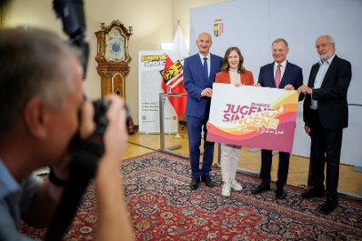 Am 23. Juni 2026 nahm Bundesministerin Claudia Bauer (2.v.l.) im Rahmen ihres Bundesl&auml;ndertages an der Pressekonferenz zum Bundesjugendsingen teil.