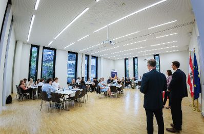 Am 1. Juli 2026 nahm Bundesministerin Claudia Bauer, am Europa-Stammtisch an der IMC Hochschule f&uuml;r Angewandte Wissenschaften in Krems teil.