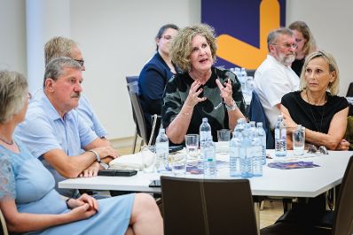Am 1. Juli 2026 nahm Bundesministerin Claudia Bauer, am Europa-Stammtisch an der IMC Hochschule f&uuml;r Angewandte Wissenschaften in Krems teil.