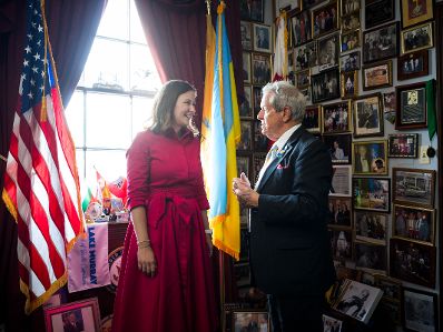 Am 15. Juli 2026 reiste Bundesministerin Claudia Bauer (l.) zu einem mehrt&auml;gigen Arbeitsbesuch nach Washington, D.C. Im Bild mit Congressman Addison Wilson (r.).