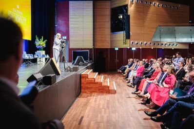 Am 23. Juli 2026 nahm Bundesministerin Claudia Bauer (im Bild) am Salzburg Summit teil.