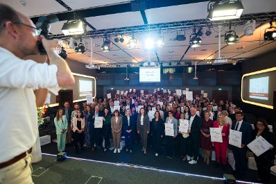 Am 15. September 2026 fand die Zertifikatsverleihung familienfreundliche Arbeitgeber 2025/26 mit Bundesministerin Claudia Bauer statt.