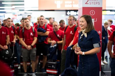 Am 16. September 2026 verabschiedete Bundesministerin Claudia Bauer (im Bild) das TeamAustria zu den WorldSkills 2024 in Shanghai.