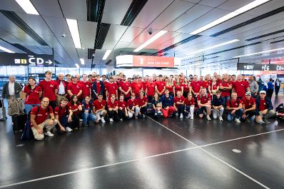 Am 16. September 2026 verabschiedete Bundesministerin Claudia Bauer (im Bild) das TeamAustria zu den WorldSkills 2024 in Shanghai.