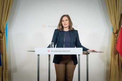 Am 9. Oktober 2026 gab Bundesministerin Claudia Bauer (im Bild) eine Pressekonferenz zum Thema der aktuellen Zivildienst-Zahlen.