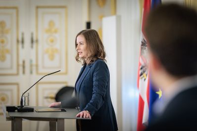 Am 9. Oktober 2026 gab Bundesministerin Claudia Bauer (im Bild) eine Pressekonferenz zum Thema der aktuellen Zivildienst-Zahlen.