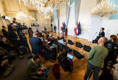Am 21. Februar 2024 nahmen Bundesministerin Leonore Gewessler und Bundesminister Norbert Totschnig am Pressefoyer nach dem Ministerrat teil.