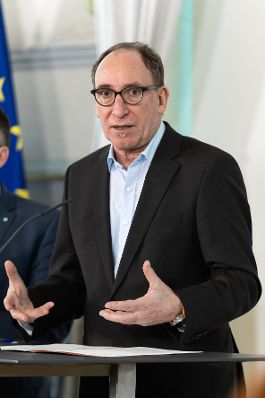 Am 13. M&auml;rz 2024 nahmen Bundesminister Johannes Rauch (im Bild) und Klubobmann August W&ouml;ginger am Pressefoyer nach dem Ministerrat teil.