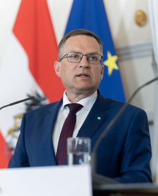 Am 29. Mai 2024 nahmen Bundesminister Johannes Rauch und Klubobmann August W&ouml;ginger (im Bild) am Pressefoyer nach dem Ministerrat teil.