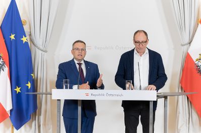 Am 29. Mai 2024 nahmen Bundesminister Johannes Rauch (r.) und Klubobmann August W&ouml;ginger (l.) am Pressefoyer nach dem Ministerrat teil.