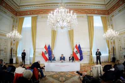 Am 11. M&auml;rz 2026 nahmen (v.l.n.r.) Bundesminister Markus Marterbauer, Bundesminister Wolfgang Hattmannsdorfer und Staatssekret&auml;r Josef Schellhorn am Pressefoyer nach dem Ministerrat teil.