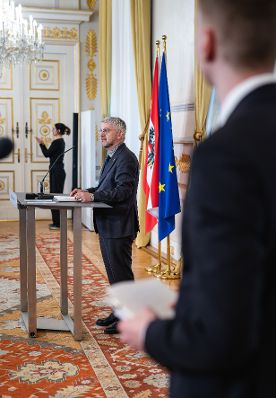 Am 14. April 2026 gab der Regierungsberater f&uuml;r nationale Sicherheit und Krisenvorsorge Peter Vorhofer (m.), eine Pressekonferenz im Bundeskanzleramt um &uuml;ber Aktuelles aus dem Koordinationsgremium zu berichten.